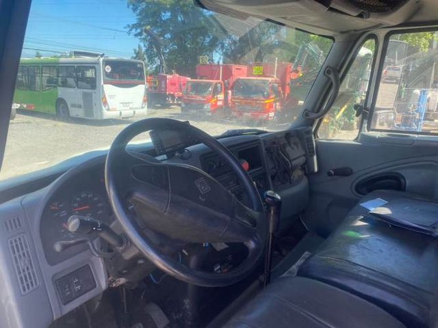 CAMION CON PLUMA Marca INTERNATIONA Modelo 4400 Año 2006