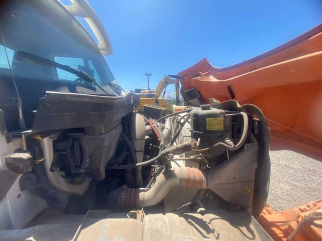 CAMION PLANO Marca INTERNATIONAL Modelo 7600 Año 2019