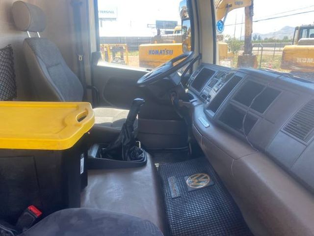 CAMION CON PLUMA Marca VOLKSWAGEN Modelo CONSTELLATION 26.280 DC Año 2017