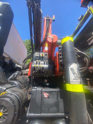 CAMION CON PLUMA Marca VOLKSWAGEN Modelo CONSTELLATION 26.280 DC Año 2017