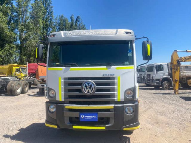 CAMION CON PLUMA Marca VOLKSWAGEN Modelo CONSTELLATION 26.280 DC Año 2017
