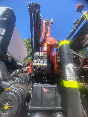 CAMION CON PLUMA Marca VOLKSWAGEN Modelo CONSTELLATION 26.280 DC Año 2017