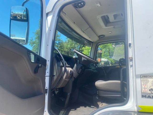 CAMION CON PLUMA Marca VOLKSWAGEN Modelo CONSTELLATION 26.280 DC Año 2017