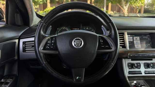 Jaguar XF  R 5.0 Supercharged (2013)