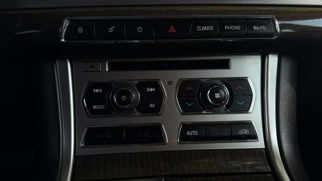 Jaguar XF  R 5.0 Supercharged (2013)