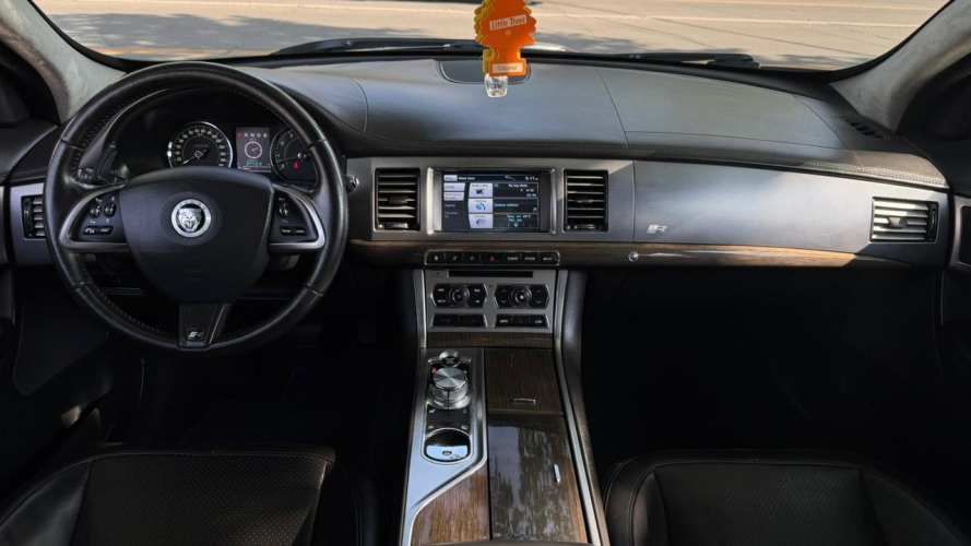 Jaguar XF  R 5.0 Supercharged (2013)