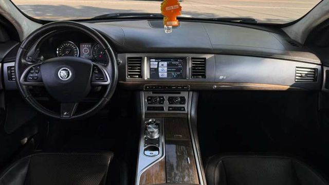 Jaguar XF  R 5.0 Supercharged (2013)