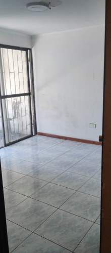 Arriendo casa amplia en avenida