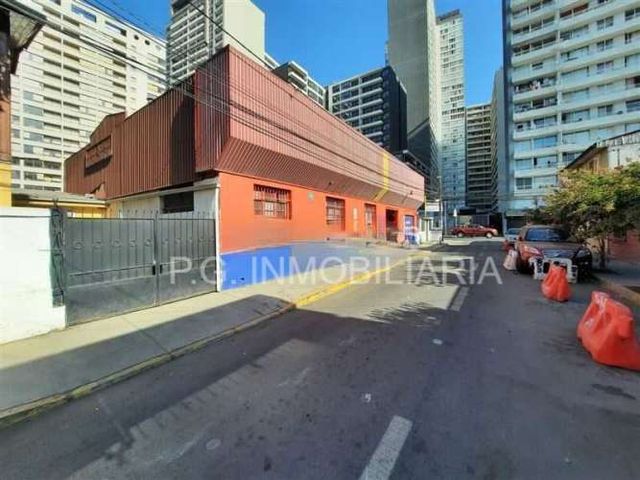 Casa con Enorme Galpón en Estación Central (127724)