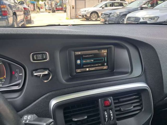 VOLVO V40 T4 COMFORT 2.0 MEC  2016