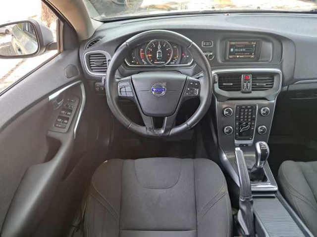 VOLVO V40 T4 COMFORT 2.0 MEC  2016