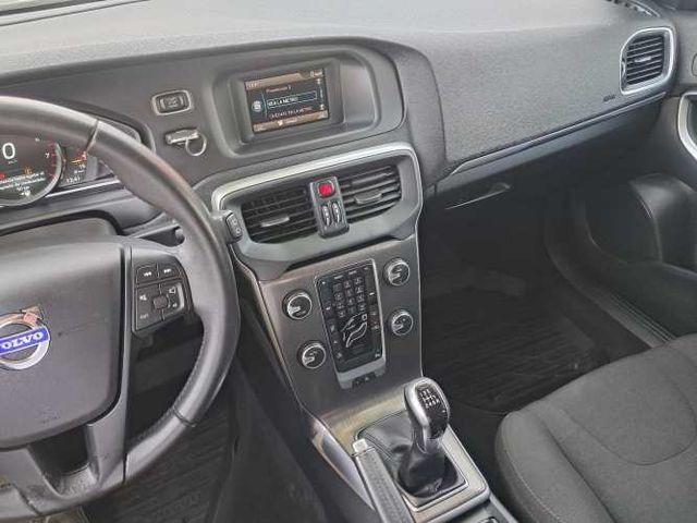 VOLVO V40 T4 COMFORT 2.0 MEC  2016