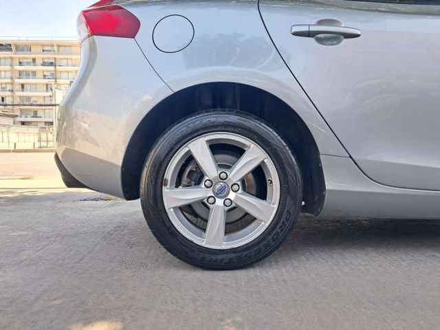VOLVO V40 T4 COMFORT 2.0 MEC  2016