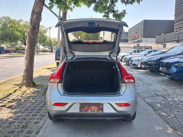 VOLVO V40 T4 COMFORT 2.0 MEC  2016