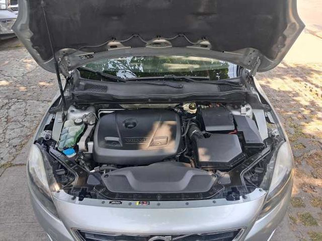VOLVO V40 T4 COMFORT 2.0 MEC  2016