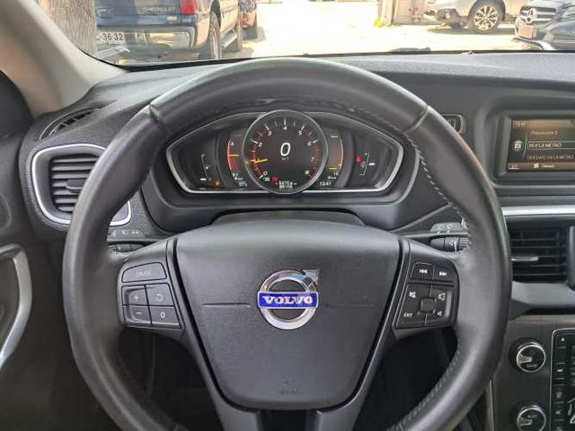 VOLVO V40 T4 COMFORT 2.0 MEC  2016