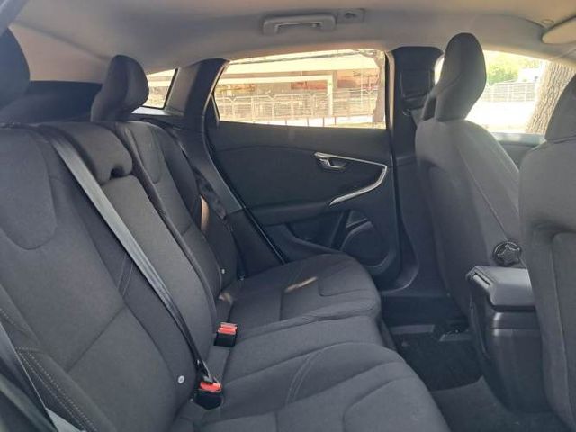 VOLVO V40 T4 COMFORT 2.0 MEC  2016