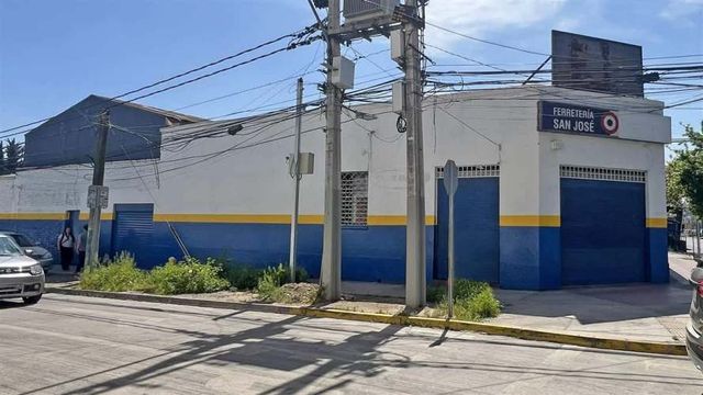 LOCAL COMERCIAL Gran Avenida / Metro El Parrón