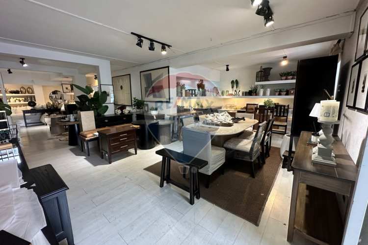 Local ccial alonso cordova casi esq vitacura