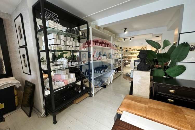 Local ccial alonso cordova casi esq vitacura