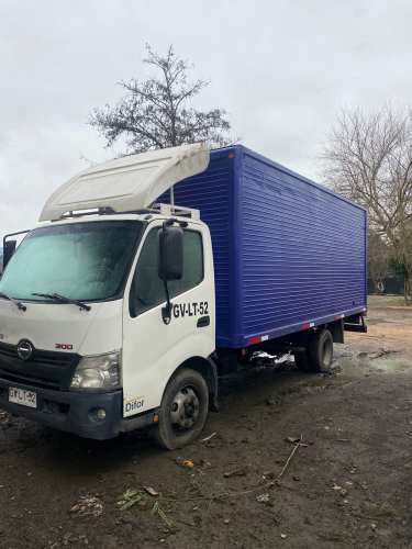 Camión Hino XZU 8.0 2014