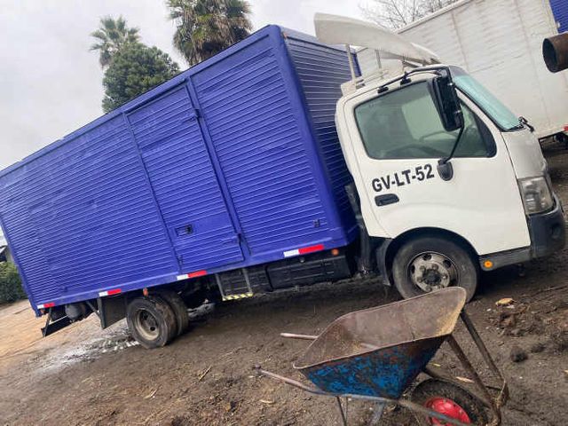 Camión Hino XZU 8.0 2014