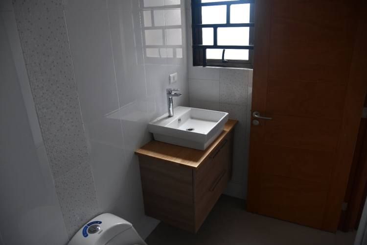 Casa, dos pisos, doble estacionamiento, buen sector, Villa Alemana