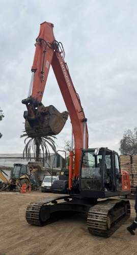 VENDO EXCAVADORA HITACHI ZAXIS 200