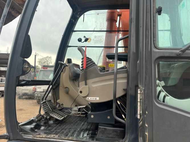 VENDO EXCAVADORA HITACHI ZAXIS 200