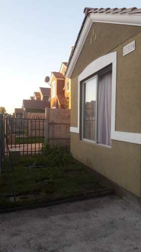 Casa Con Piscina Conjunto Faldeos De Nos