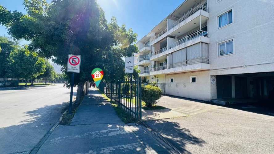 a pasos de Vespucio, luminoso, amplio (127924)