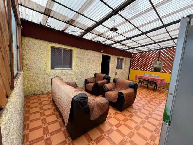 Venta de casa en Av. Iquique con calle Ongolmo