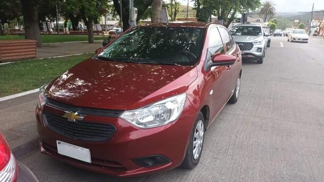 Chevrolet Sail 2022 Rojo Burdeo