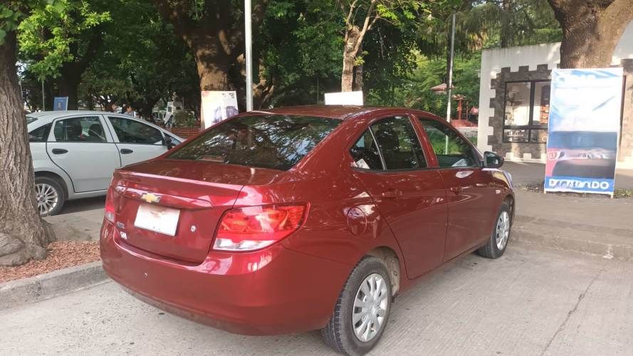 Chevrolet Sail 2022 Rojo Burdeo