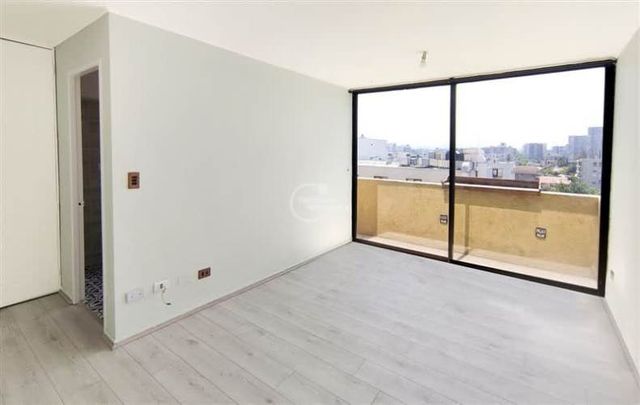 DEPARTAMENTO Exequiel Fernández / Estadio Nacional / Ñuñoa