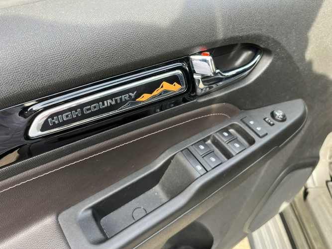 Chevrolet Colorado High Country 4x4 AT (2022)