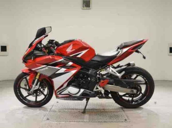 HONDA CBR 250R