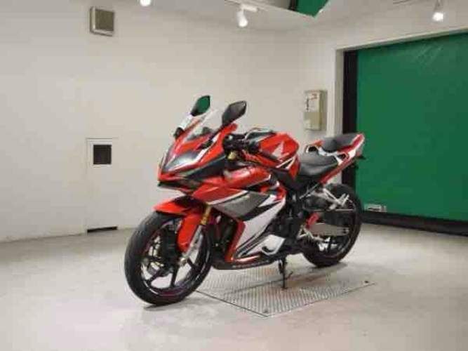 HONDA CBR 250R