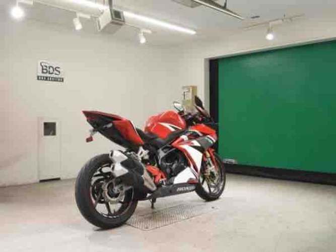 HONDA CBR 250R