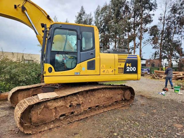 Excavadora Komatsu PC200-8 2014