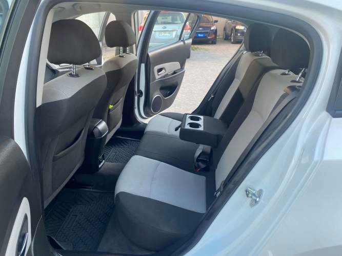 AUTOMOVIL CHEVROLET CRUZE II HB LS AÑO 2014 1.8 Km 88094