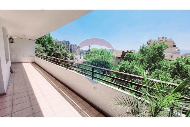 Amplio depto con 2 estacionamiento