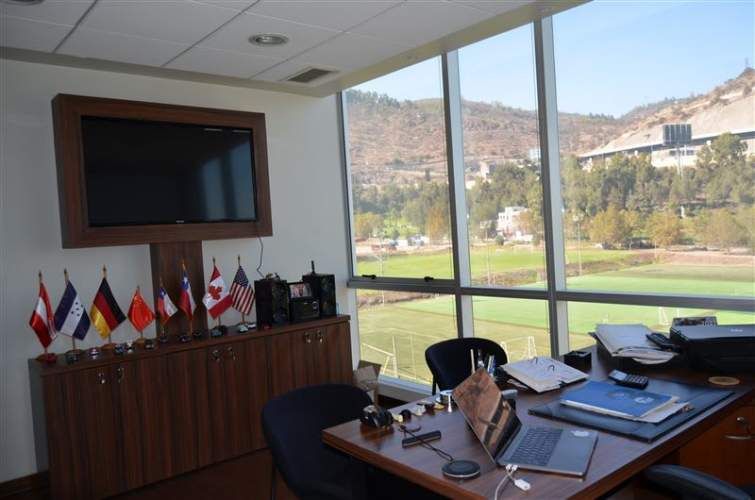 OFICINA Avenida del Valle con Santa Clara