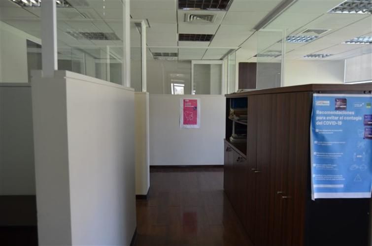 OFICINA Avenida del Valle con Santa Clara