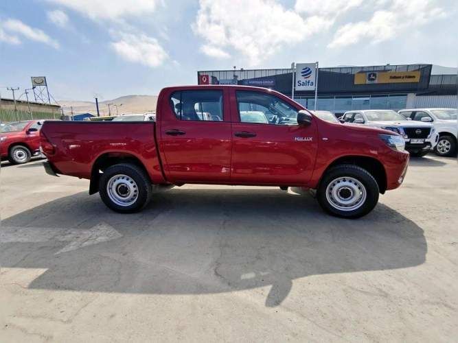 TOYOTA HILUX 2023