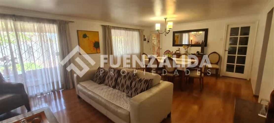 CASA Varas Mena/ Ciudad del Niño