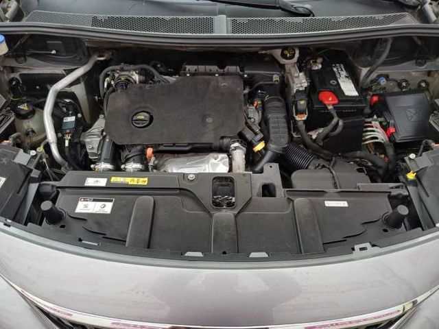 PEUGEOT 3008 BLUE HDI 1.5 Año : 2021