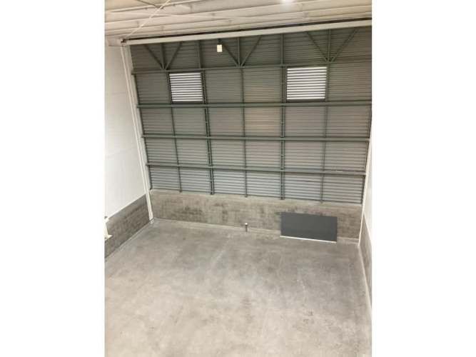 Arriendo bodega nueva c/of de 244 m2 en Parque Industrial.