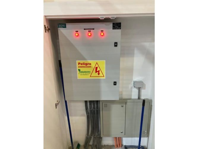 Arriendo bodega nueva c/of de 244 m2 en Parque Industrial.