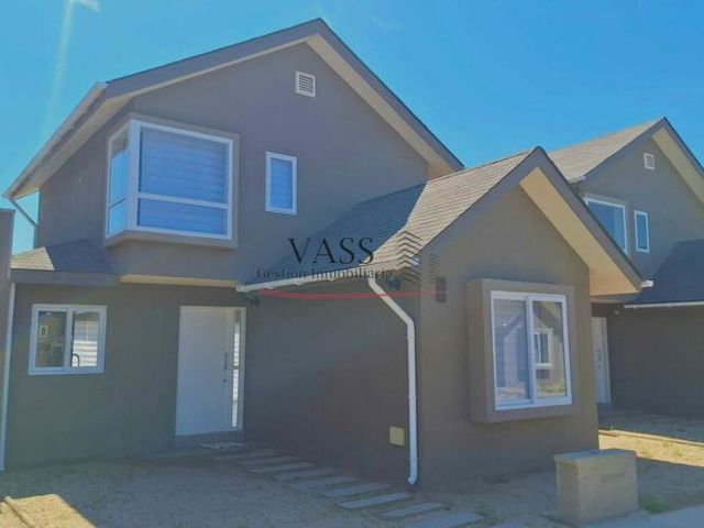 VASS arrienda casa 3D 3B en barrio residencial de La Cruz